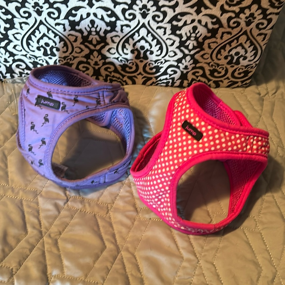 2 Jump dog harnesses, size small, very good condition-gently used, see photos 🌺